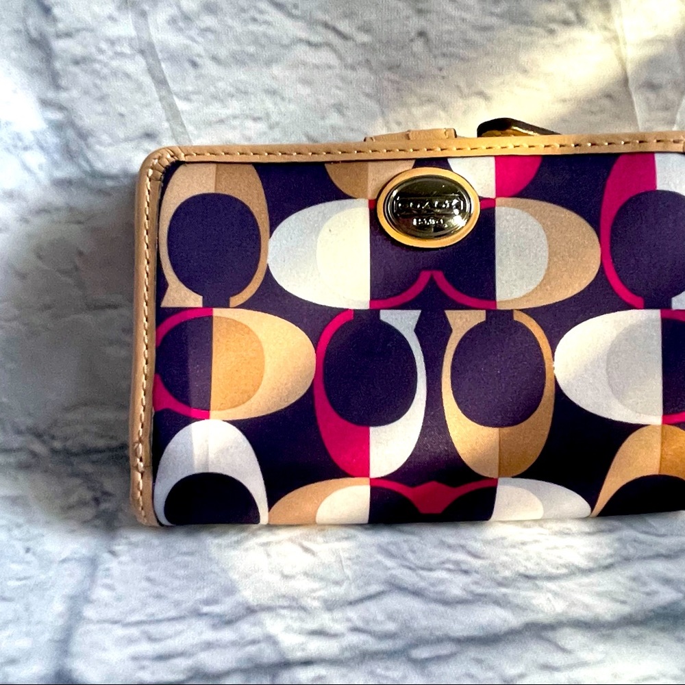 Authentic Coach Wallet - Picture 2 of 4